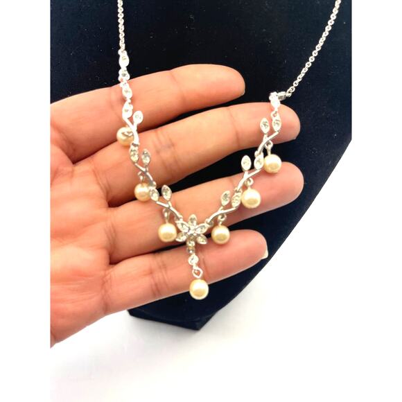 Vintage  Crown PD Delicate Faux Pearl Silver tone Chain Y Drop Necklace B18 - Picture 2 of 11